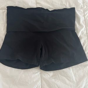 Los Angeles apparel fold over shorts L